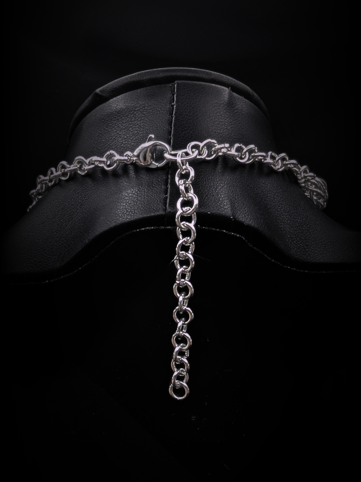 AZARA Choker