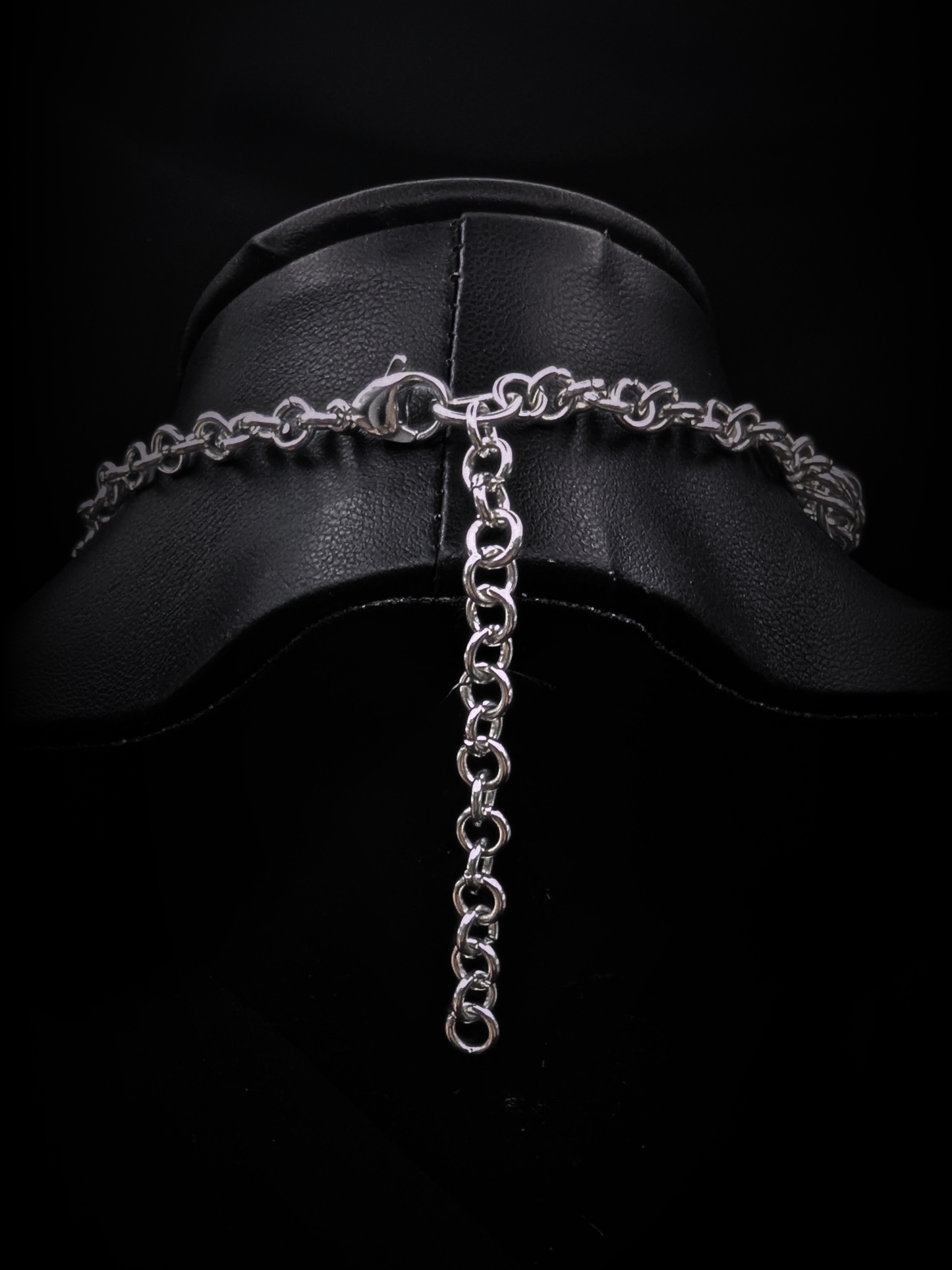 AZARA Choker
